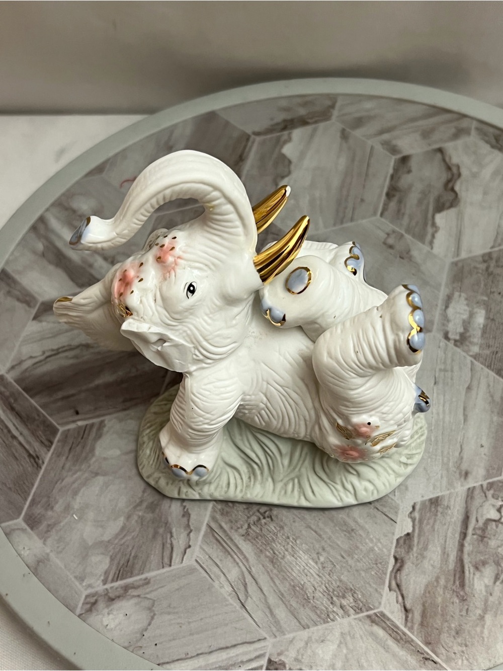 Vintage White Porcelain Elephant Figurine Gold Trim Japan Lucky Decor 5 Inch - Picture 6 of 7
